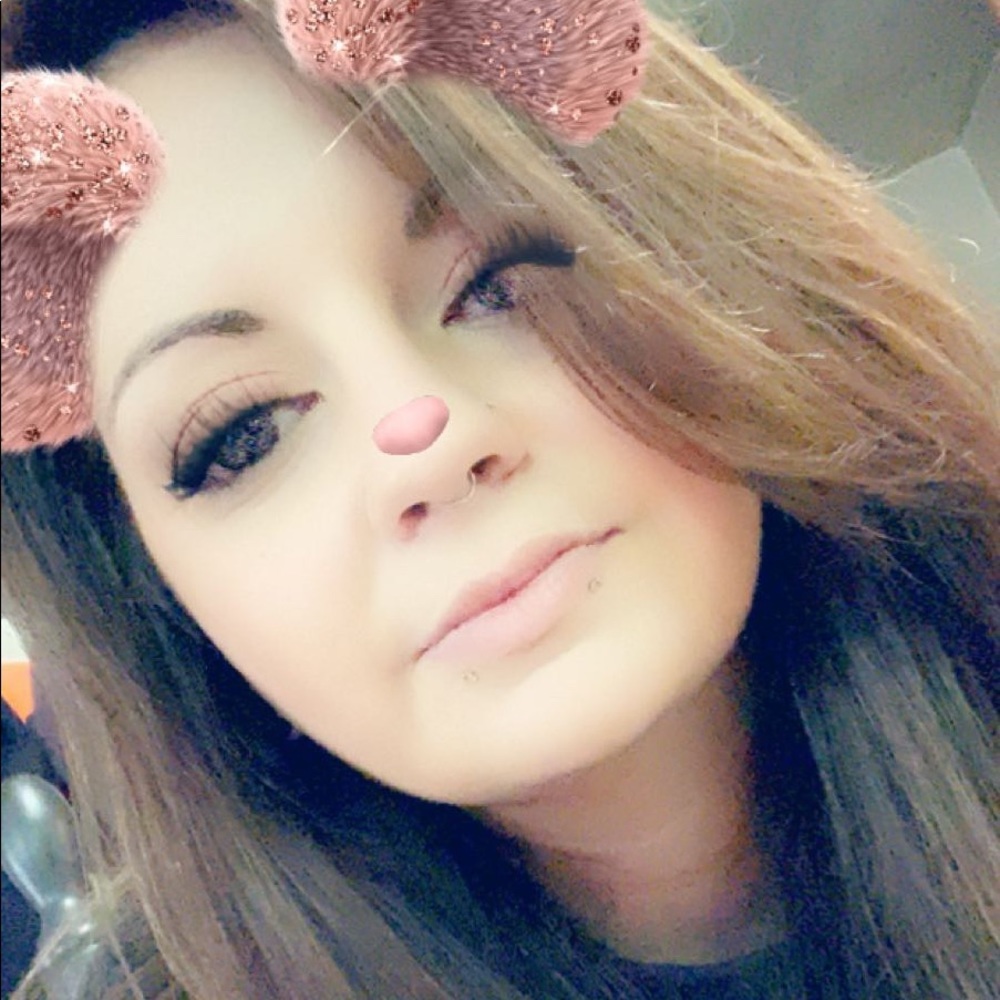 Meet your Posher, Amanda